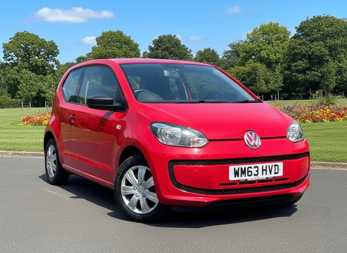 2014 Volkswagen up! 1.0 Take up! Euro 5 3dr LOW MILEAGE! Fab fuel economy photo